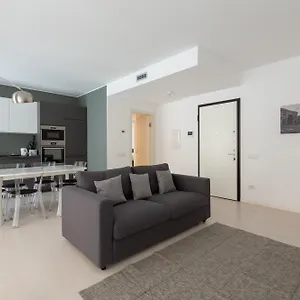  Apartment Porta Nuova Bright And Roomy Flat